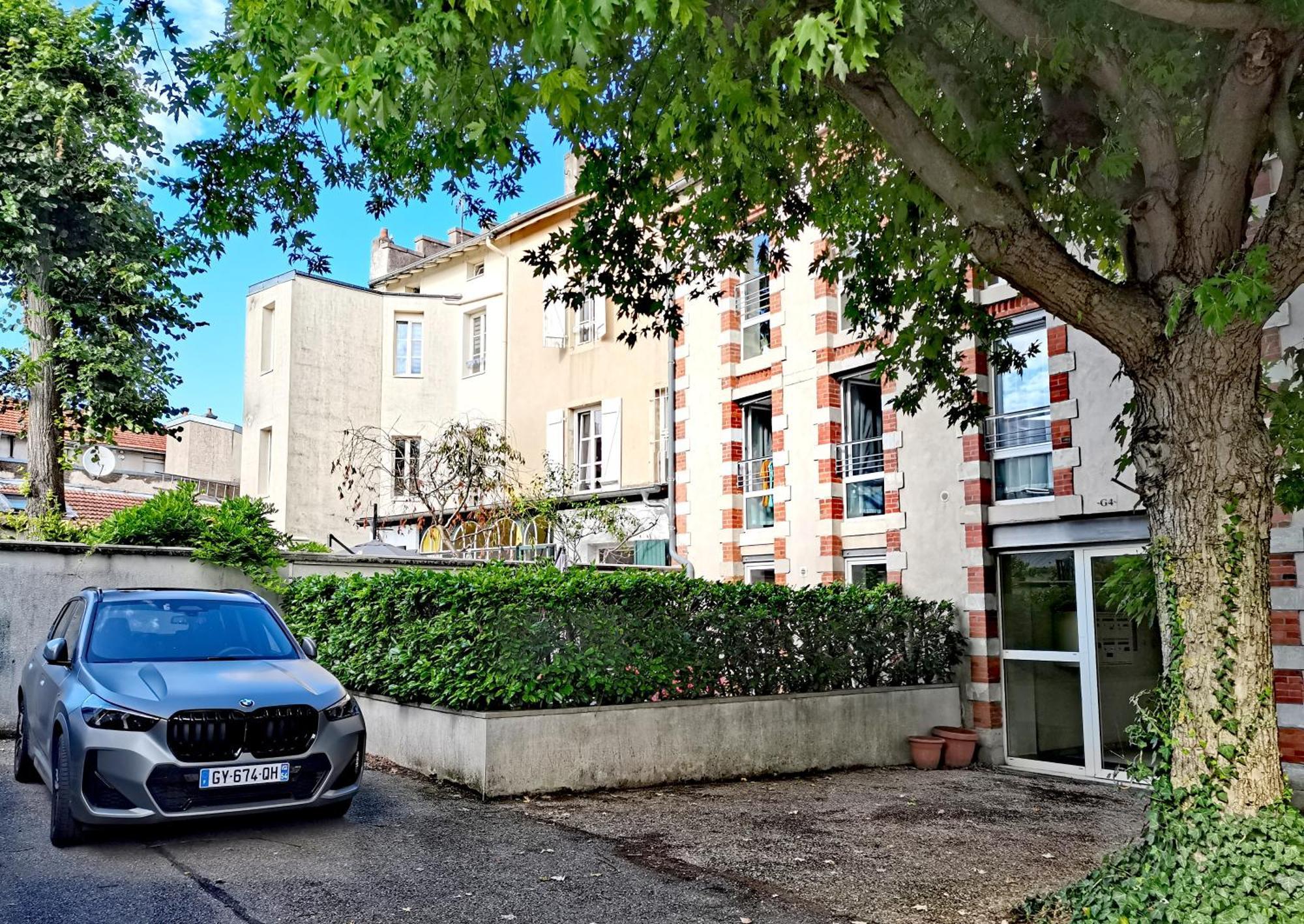 Proche De Centre, Cinema Renove Avec Parking Gratuit Apartment *